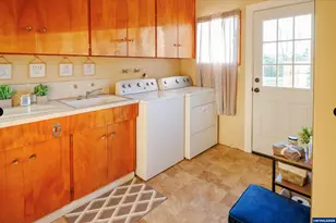 645 S Main St, Mount Angel, OR 97362 - Photo 15