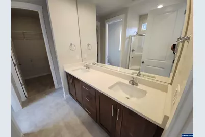 2950 Olympic St, Woodburn, OR 97071 - Photo 9