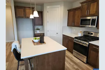 2920 Olympic St, Woodburn, OR 97071 - Photo 7