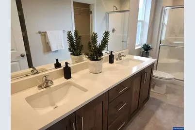 2920 Olympic St, Woodburn, OR 97071 - Photo 11