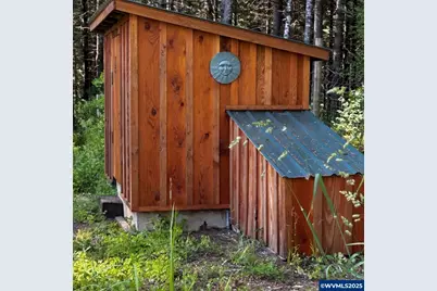 36706 Happy Hallow Rd, Blodgett, OR 97326 - Photo 17