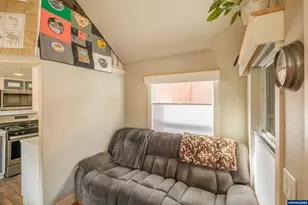 8372 SE Enchanted Way, Turner, OR 97392 - Photo 7