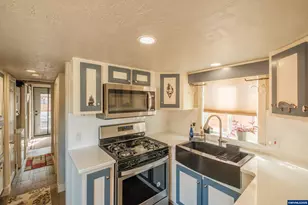 8372 SE Enchanted Way, Turner, OR 97392 - Photo 13