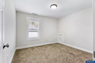 924 Park Street, Sweet Home, OR 97386 - Photo 15