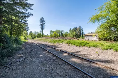 1400 Nandina St, Sweet Home, OR 97386 - Photo 7