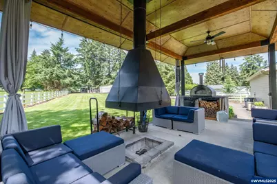 39844 McDowell Creek Dr, Lebanon, OR 97355 - Photo 3