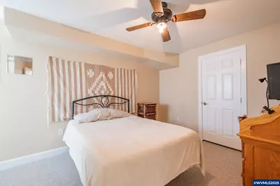 39844 McDowell Creek Dr, Lebanon, OR 97355 - Photo 31