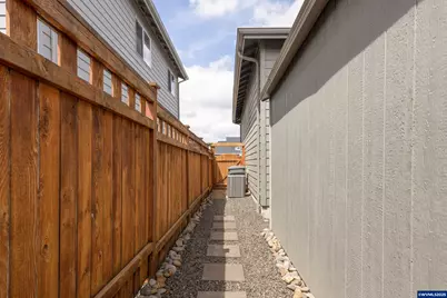 1779 SE Academy St, Dallas, OR 97338 - Photo 25