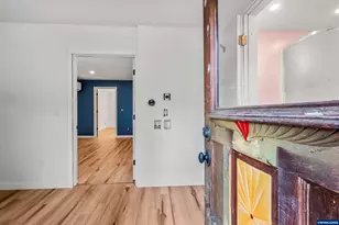 1067 Oak St, Silverton, OR 97381 - Photo 35