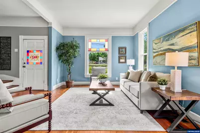 1067 Oak St, Silverton, OR 97381 - Photo 11