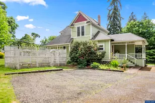 1067 Oak St, Silverton, OR 97381 - Photo 5