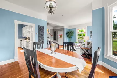 1067 Oak St, Silverton, OR 97381 - Photo 13