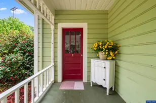 1067 Oak St, Silverton, OR 97381 - Photo 7