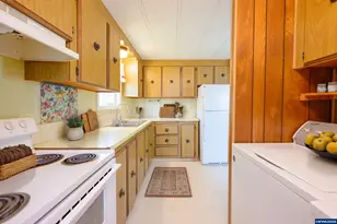 1501 SW Baker St, McMinnville, OR 97128 - Photo 5