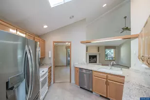 2724 Cedarwood Ct SE, Albany, OR 97322 - Photo 17