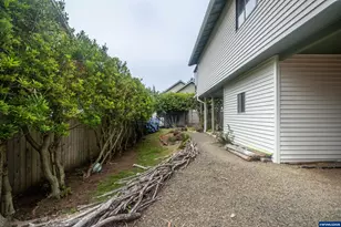 541 SE Oar Ave, Lincoln City, OR 97367 - Photo 39