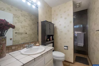 541 SE Oar Av, Lincoln City, OR 97367 - Photo 17