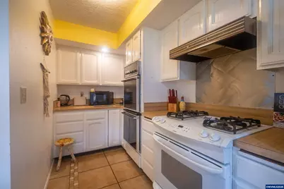 541 SE Oar Av, Lincoln City, OR 97367 - Photo 33