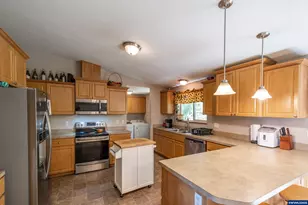 39042 Mt Hope Dr, Lebanon, OR 97355 - Photo 5