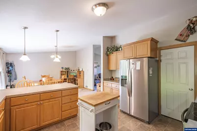 39042 Mount Hope Dr, Lebanon, OR 97355 - Photo 11