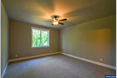 253/ 255 NW Douglas St, Dallas, OR 97338 - Photo 5