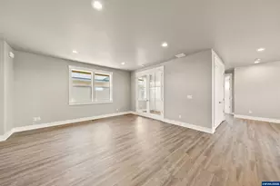 2522 NW Redwood Cir, Redmond, OR 97756 - Photo 11