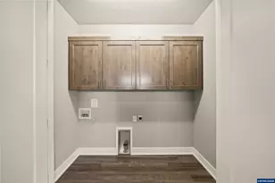 2522 NW Redwood Cir, Redmond, OR 97756 - Photo 17