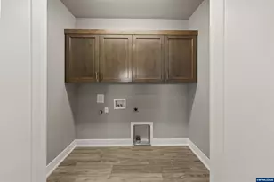 2525 NW Redwood Cir, Redmond, OR 97756 - Photo 27