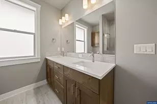 2525 NW Redwood Cir, Redmond, OR 97756 - Photo 25