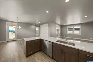 2525 NW Redwood Cir, Redmond, OR 97756 - Photo 17