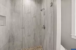 2525 NW Redwood Cir, Redmond, OR 97756 - Photo 23