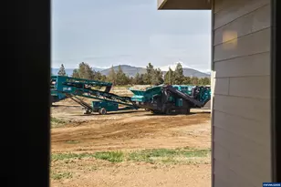 2525 NW Redwood Cir, Redmond, OR 97756 - Photo 31