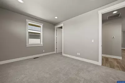 2525 NW Redwood Cir, Redmond, OR 97756 - Photo 19