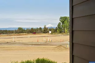 2633 NW Redwood Cir, Redmond, OR 97756 - Photo 7