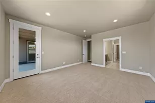 2622 NW Redwood Cir, Redmond, OR 97756 - Photo 23