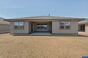 2622 NW Redwood Cir, Redmond, OR 97756 - Photo 5