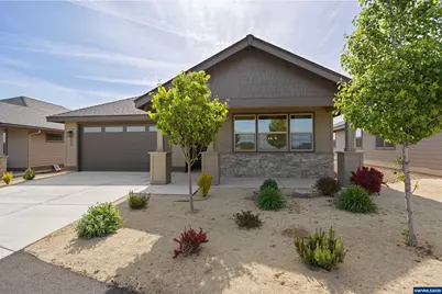 2528 NW Redwood Cir, Redmond, OR 97756 - Photo 1