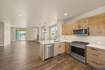 2528 NW Redwood Cir, Redmond, OR 97756 - Photo 15