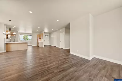 2528 NW Redwood Cir, Redmond, OR 97756 - Photo 11