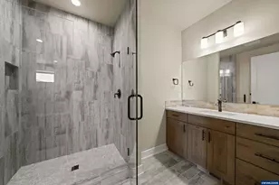 2628 NW Redwood Cir, Redmond, OR 97756 - Photo 27