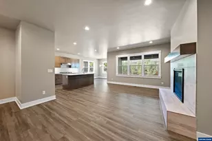 2771 NW 23rd Lp, Redmond, OR 97756 - Photo 11