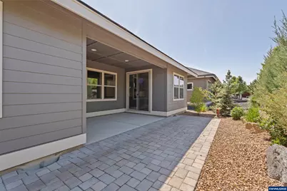 2771 NW 23rd Lp, Redmond, OR 97756 - Photo 7