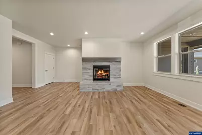 2695 NW 23rd Lp, Redmond, OR 97756 - Photo 11