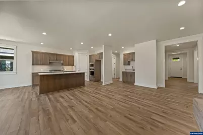 2695 NW 23rd Lp, Redmond, OR 97756 - Photo 13