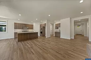 2695 NW 23rd Lp, Redmond, OR 97756 - Photo 13