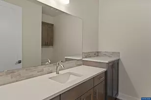 2695 NW 23rd Lp, Redmond, OR 97756 - Photo 35