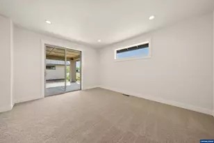 2366 NW Redwood Ave, Redmond, OR 97756 - Photo 19