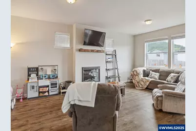 760 S 16th St, Philomath, OR 97370 - Photo 7