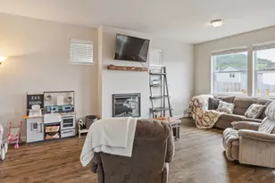 760 S 16th St, Philomath, OR 97370 - Photo 7