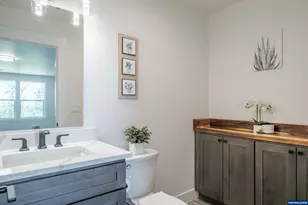 36953 Victory Dr, Lebanon, OR 97355 - Photo 19